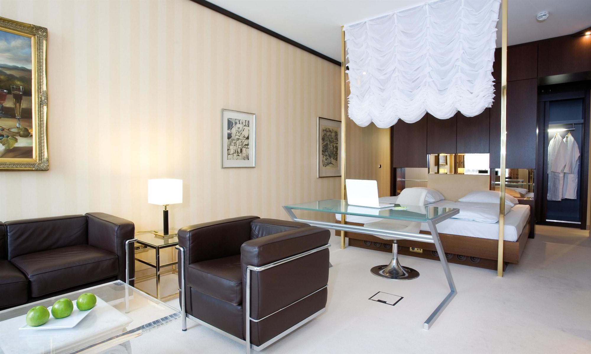 Living Hotel Kanzler Bonn Buitenkant foto